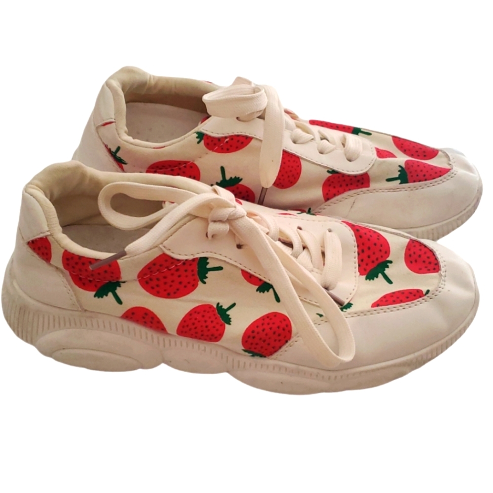 Monchiso Women’s White Strawberry Sneakers Size 7